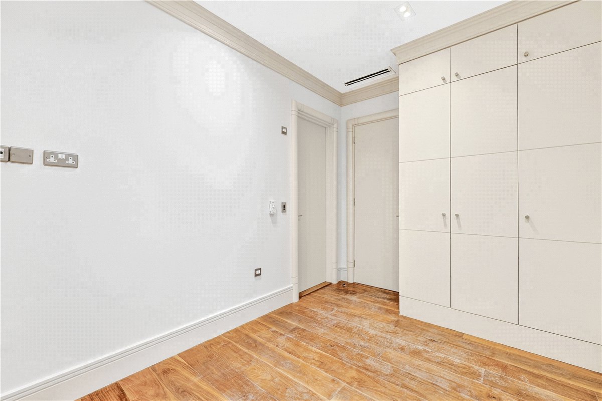 4 bedroom flat, Marylebone Road, Marylebone NW1 - Available