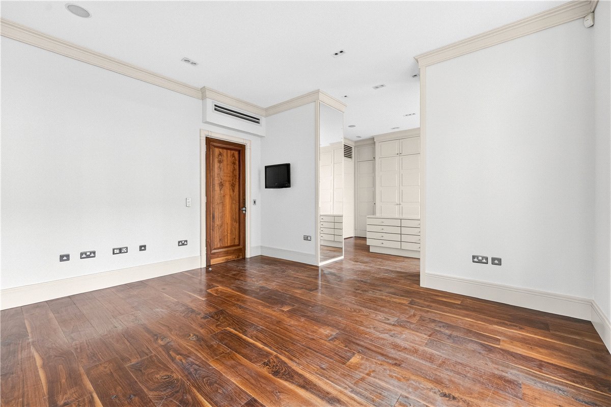 4 bedroom flat, Marylebone Road, Marylebone NW1 - Available