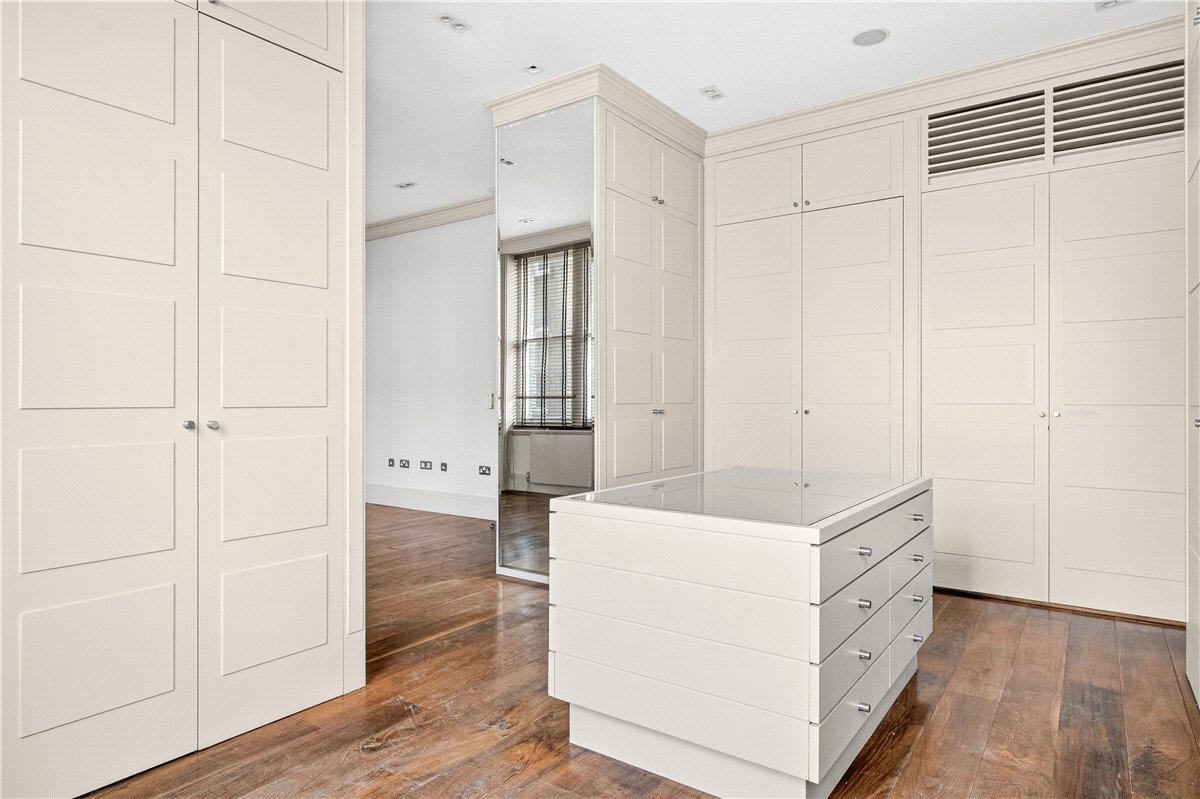 4 bedroom flat, Marylebone Road, Marylebone NW1 - Available