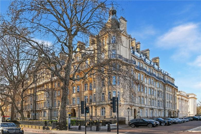 4 bedroom flat, Marylebone Road, Marylebone NW1 - Available