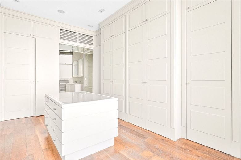 4 bedroom flat, Marylebone Road, Marylebone NW1 - Let Agreed