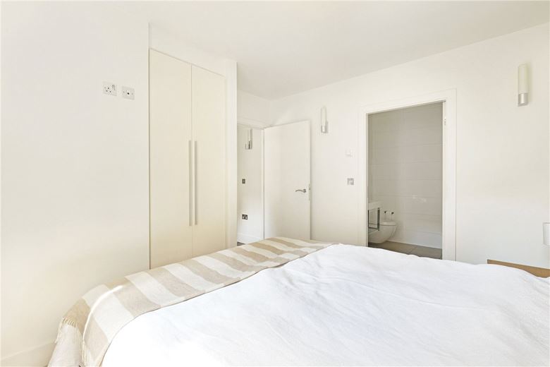 2 bedroom flat, Weymouth Street, London W1W - Available