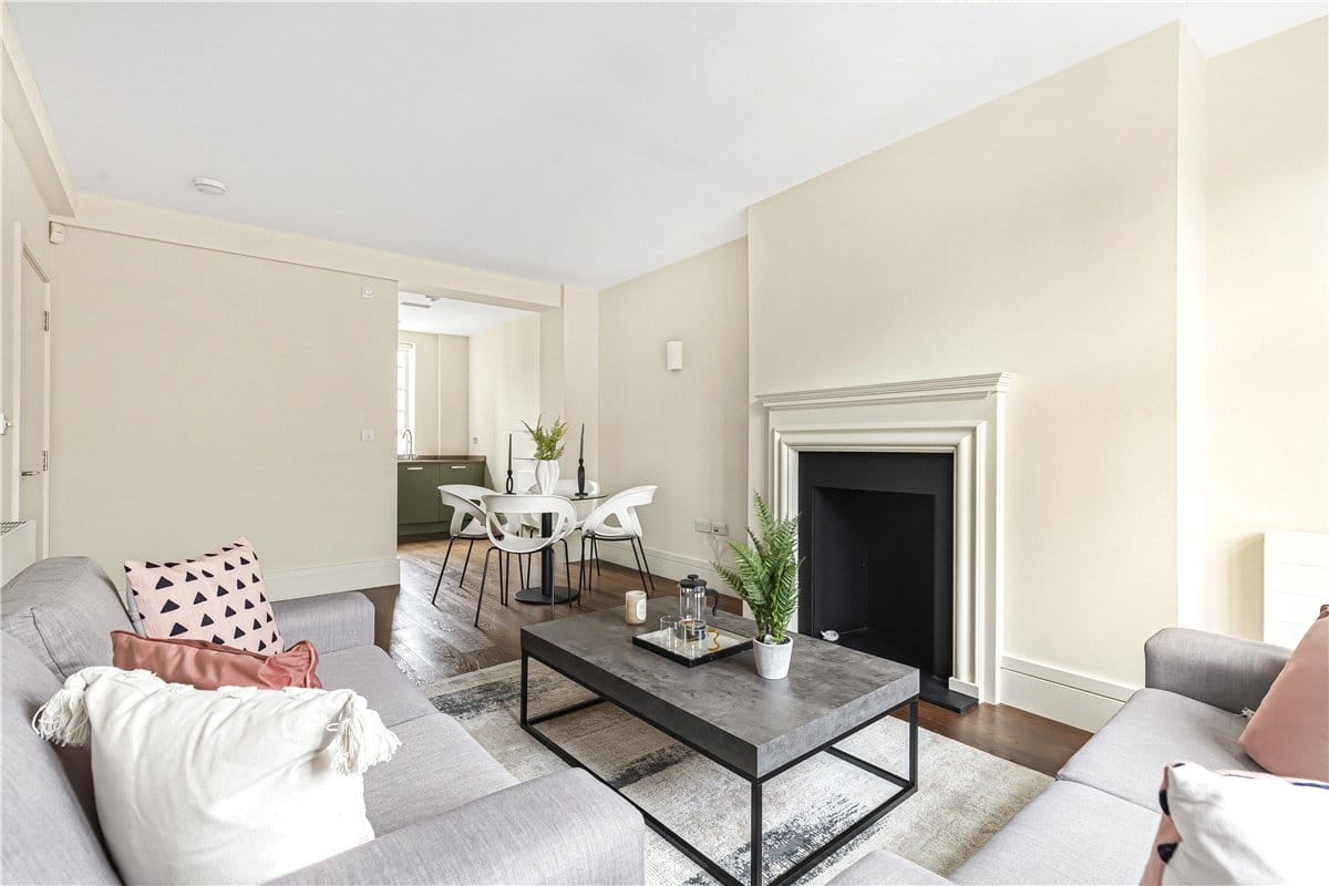 2 bedroom flat, Welbeck Street, Marylebone W1G - Available