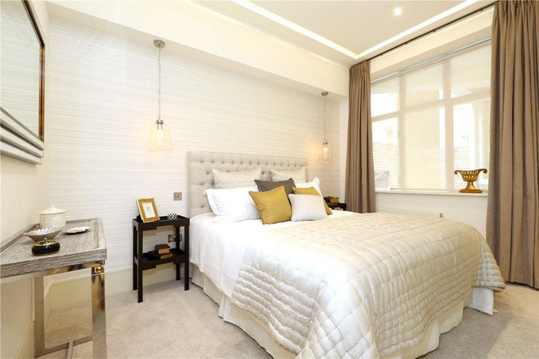 2 bedroom flat, Great Portland Street, Marylebone W1W - Available