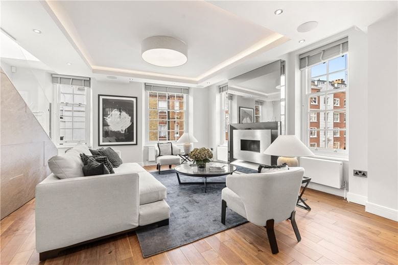 2 bedroom maisonette, Marylebone Street, London W1G - Available