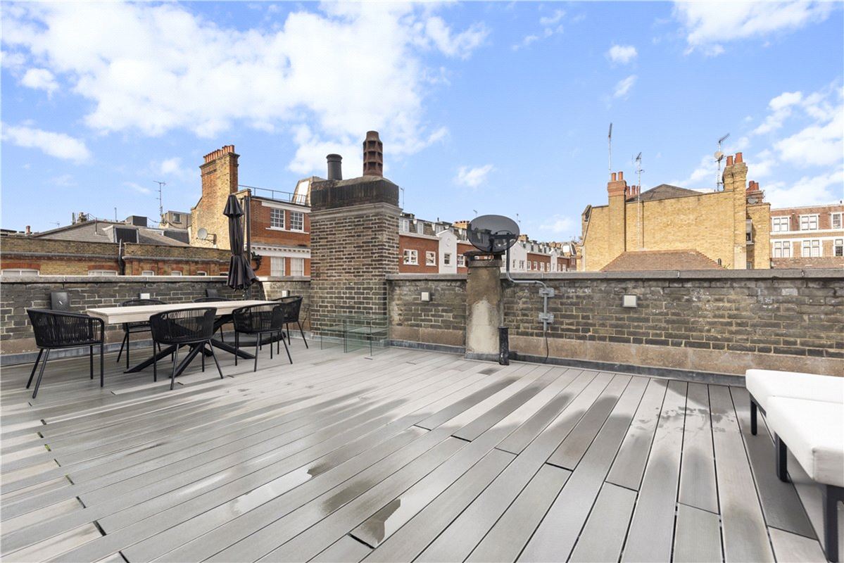 2 bedroom maisonette, Marylebone Street, London W1G - Available