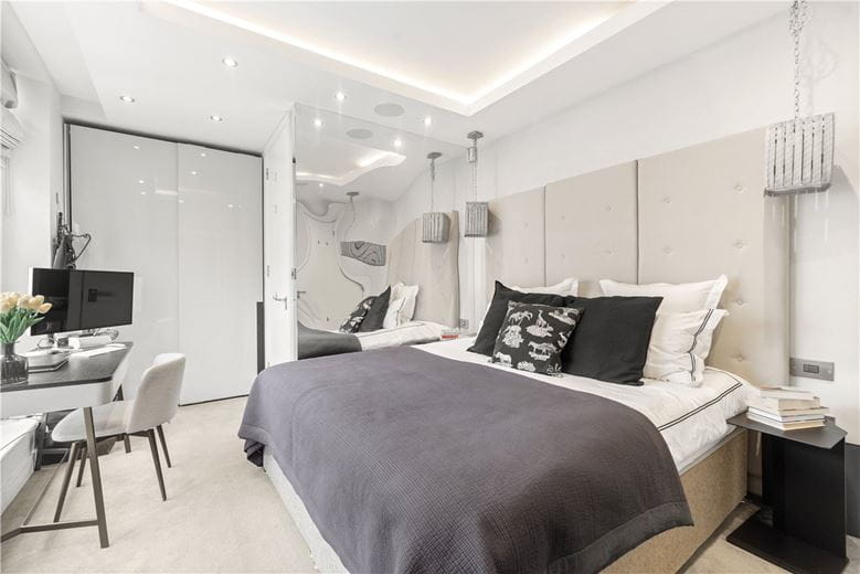 2 bedroom maisonette, Marylebone Street, London W1G - Available