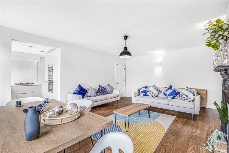 2 bedroom flat, Upper Wimpole Street, London W1G - Available