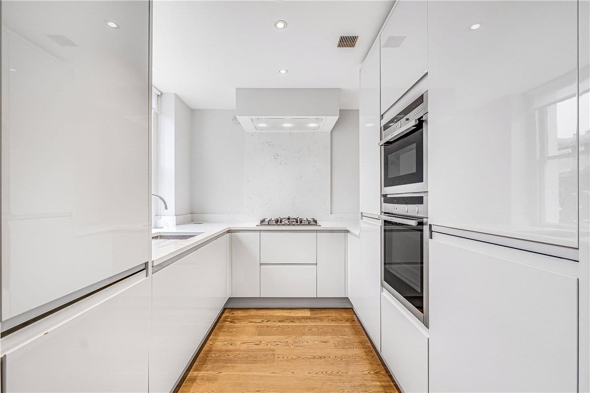 2 bedroom flat, Upper Wimpole Street, London W1G - Available