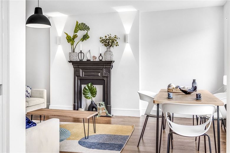 2 bedroom flat, Upper Wimpole Street, London W1G - Available