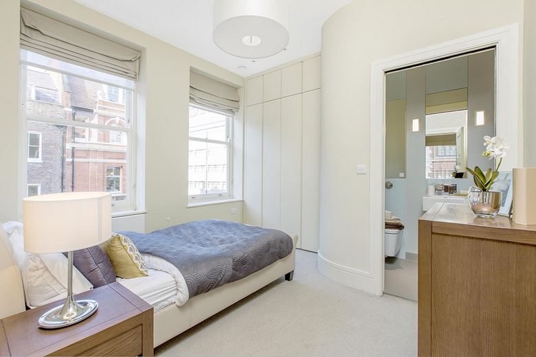 1 bedroom flat, Queen Anne Street, Marylebone W1G - Available