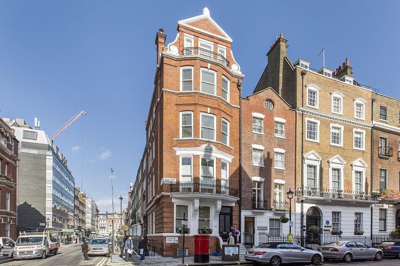 1 bedroom flat, Queen Anne Street, Marylebone W1G - Available