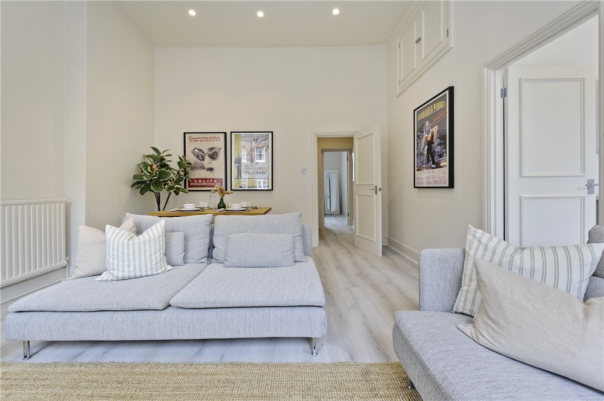 1 bedroom flat, Nottingham Place, London W1U - Available