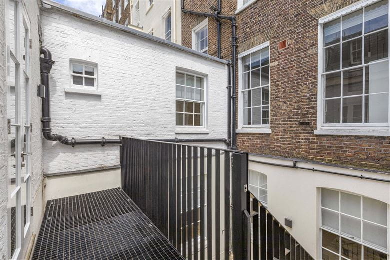 4 bedroom flat, Devonshire Place, Marylebone W1G - Available