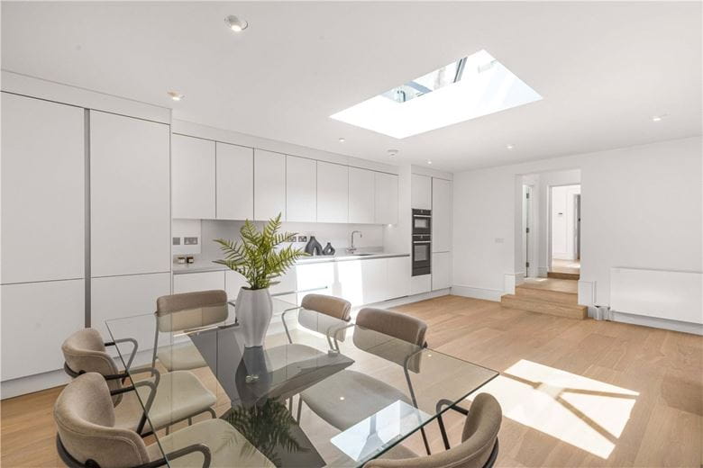 4 bedroom flat, Devonshire Place, Marylebone W1G - Available