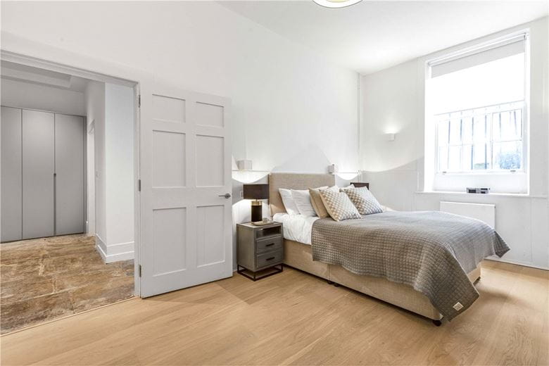 4 bedroom flat, Devonshire Place, Marylebone W1G - Available