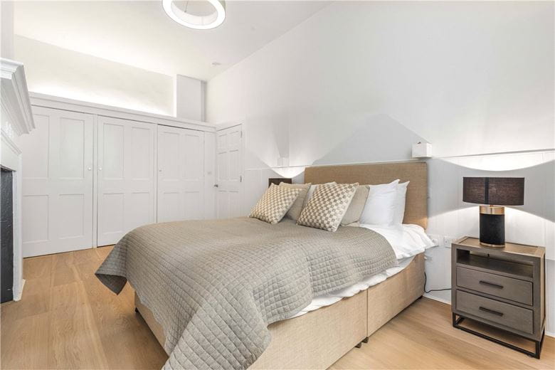 4 bedroom flat, Devonshire Place, Marylebone W1G - Available
