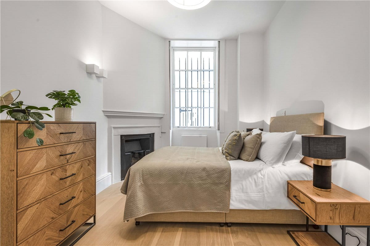 4 bedroom flat, Devonshire Place, Marylebone W1G - Available