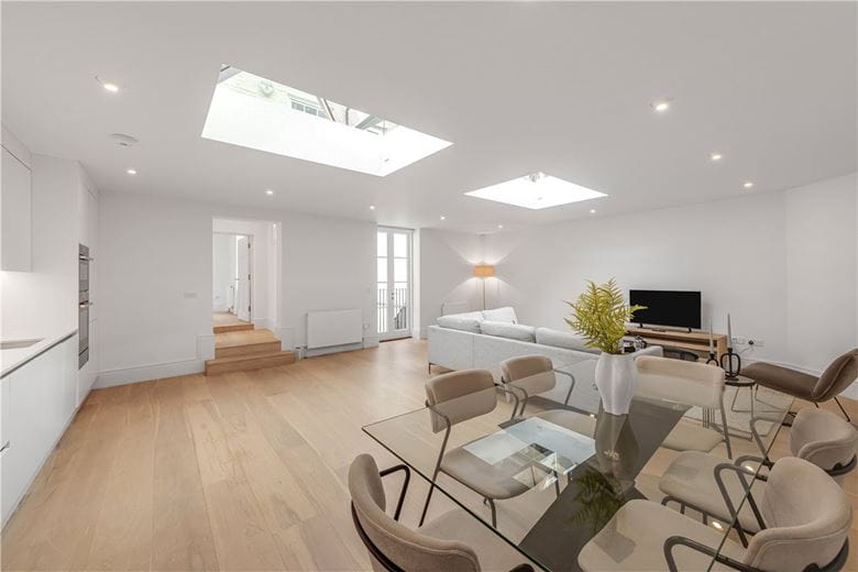 4 bedroom flat, Devonshire Place, Marylebone W1G - Available