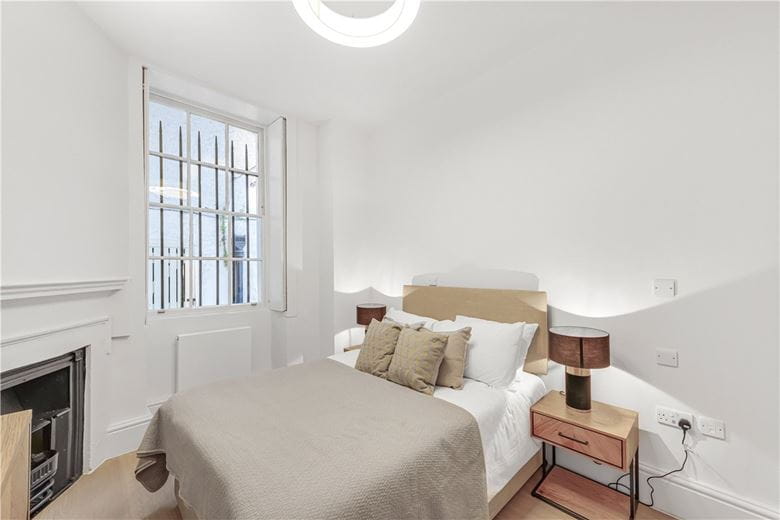 4 bedroom flat, Devonshire Place, Marylebone W1G - Available