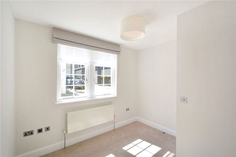 3 bedroom flat, Robert Adam Street, London W1U - Available