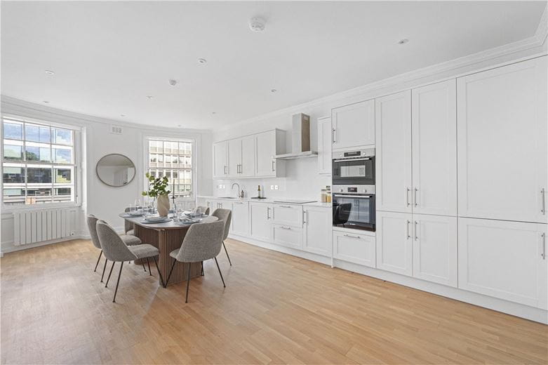 3 bedroom flat, Gloucester Place, Marylebone W1U - Available
