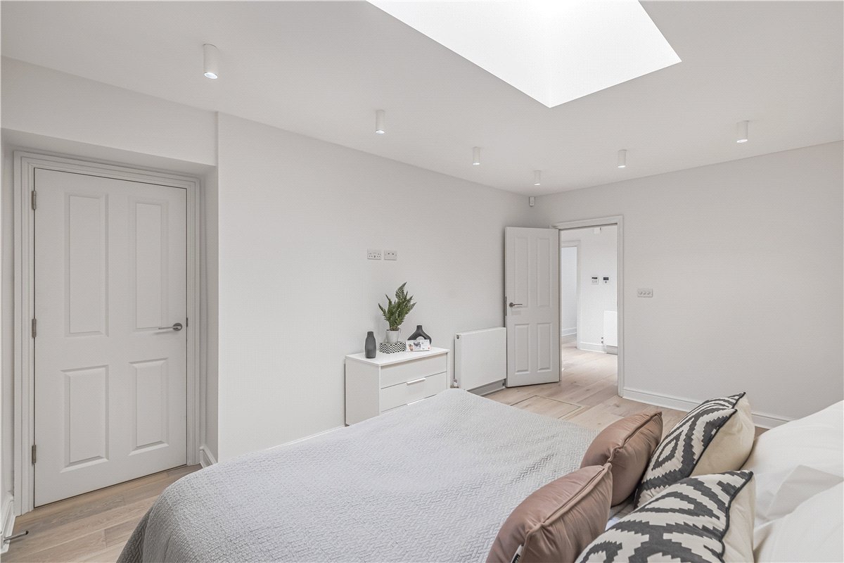 2 bedroom flat, Devonshire Street, Marylebone W1G - Available