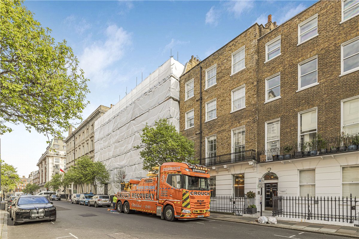 2 bedroom flat, Devonshire Street, Marylebone W1G - Available