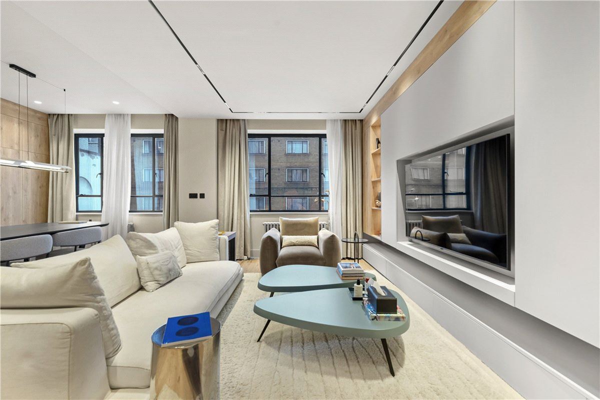 2 bedroom flat, Portland Place, Marylebone W1B - Available