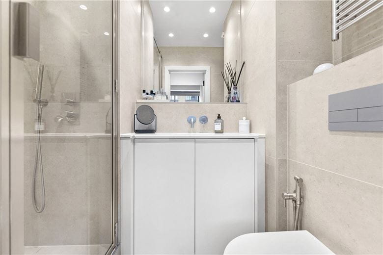 2 bedroom flat, Portland Place, Marylebone W1B - Available