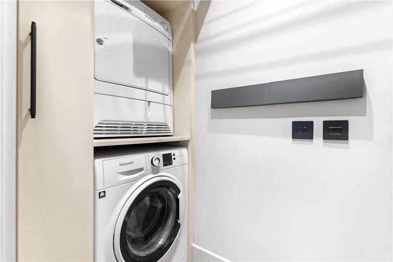 2 bedroom flat, Portland Place, Marylebone W1B - Available