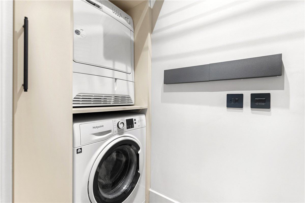 2 bedroom flat, Portland Place, Marylebone W1B - Available