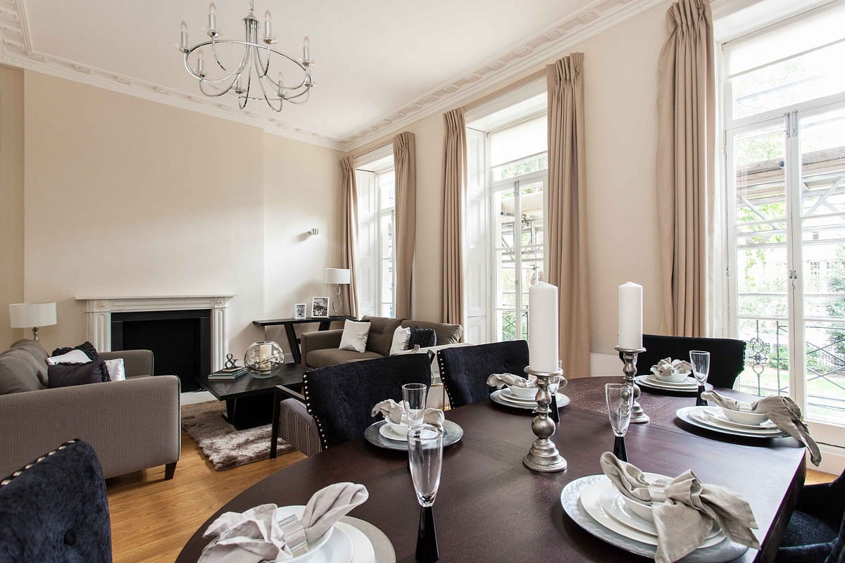 2 bedroom flat, Montagu Square, Marylebone W1H - Available