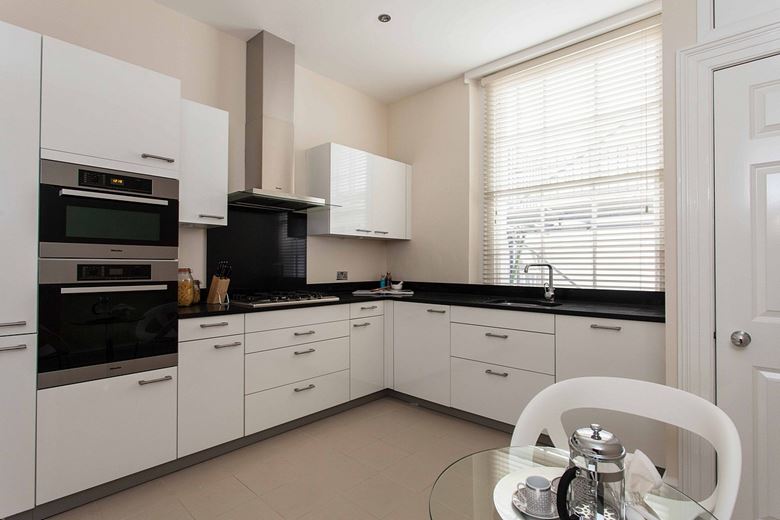 2 bedroom flat, Montagu Square, Marylebone W1H - Available