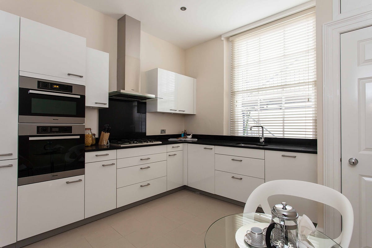 2 bedroom flat, Montagu Square, Marylebone W1H - Available