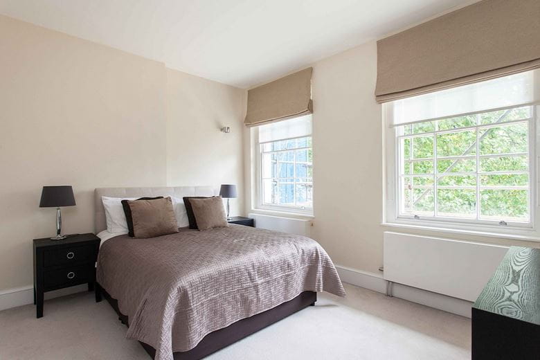 2 bedroom flat, Montagu Square, Marylebone W1H - Available