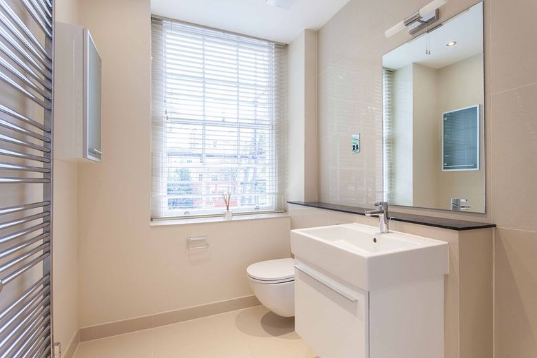 2 bedroom flat, Montagu Square, Marylebone W1H - Available