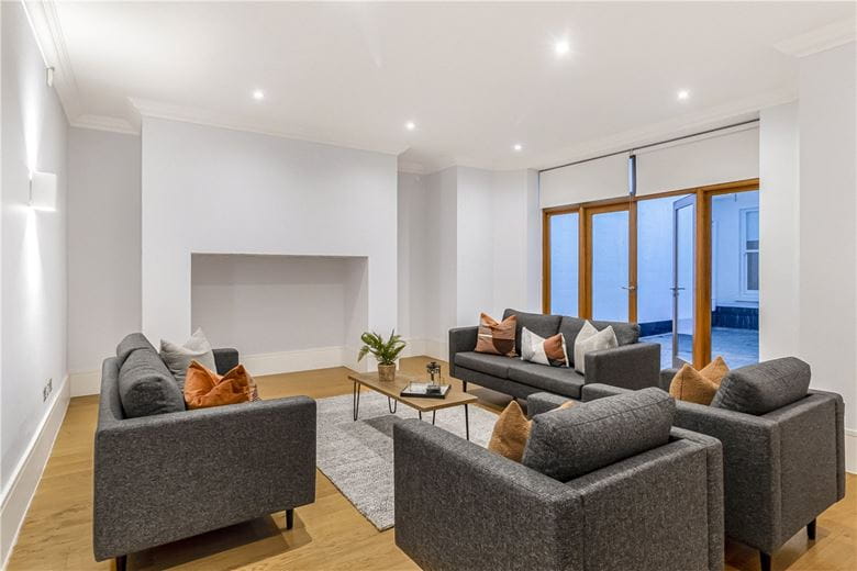 2 bedroom flat, Devonshire Place, Marylebone W1G - Let Agreed