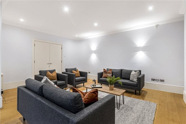 2 bedroom flat, Devonshire Place, Marylebone W1G - Let Agreed