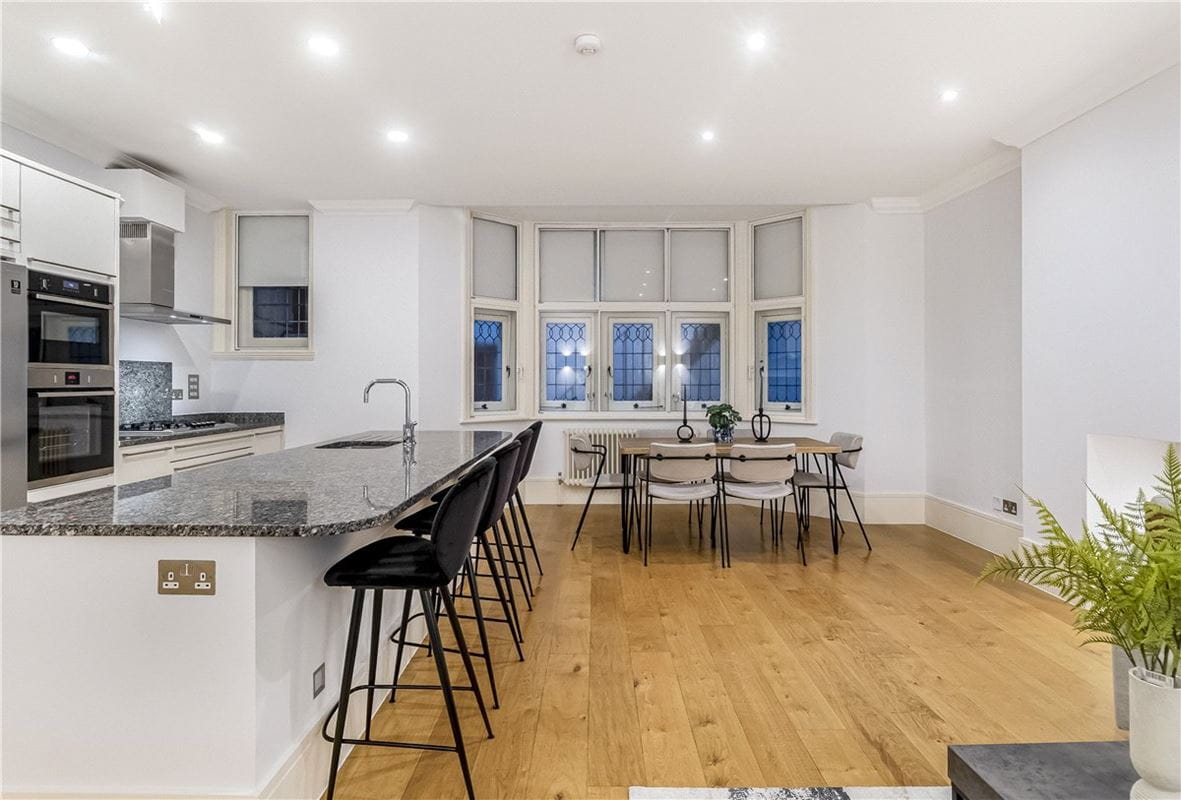 2 bedroom flat, Devonshire Place, Marylebone W1G - Let Agreed