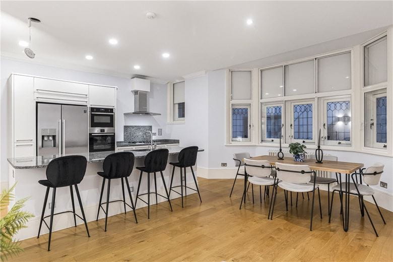 2 bedroom flat, Devonshire Place, Marylebone W1G - Let Agreed