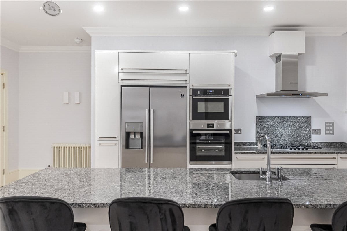 2 bedroom flat, Devonshire Place, Marylebone W1G - Let Agreed