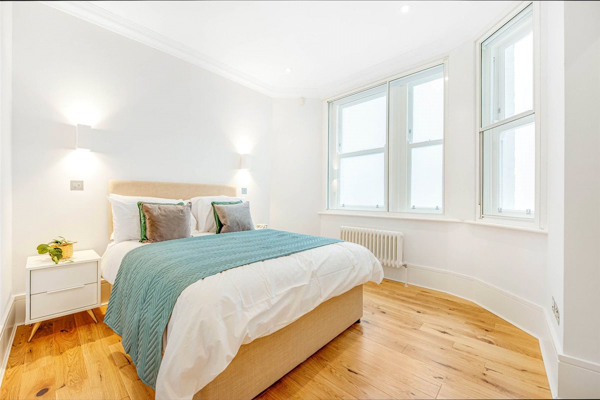 2 bedroom flat, Devonshire Place, Marylebone W1G - Available
