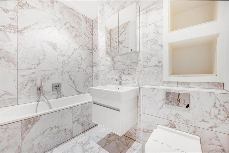 2 bedroom flat, Devonshire Place, Marylebone W1G - Available