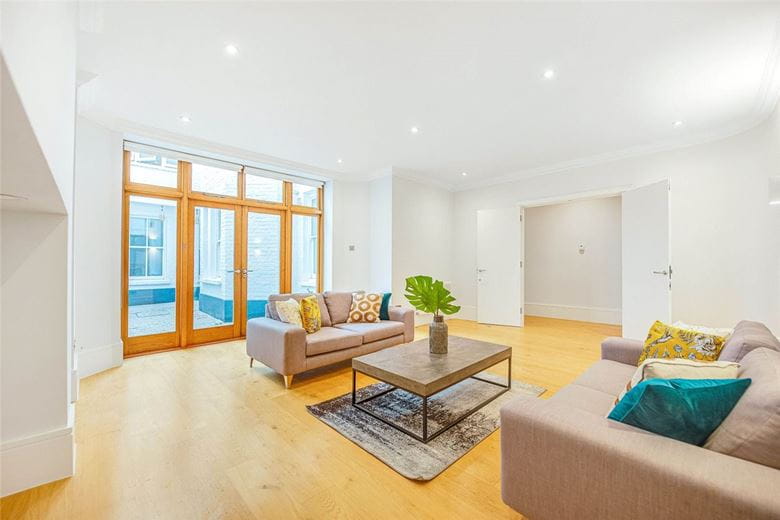 2 bedroom flat, Devonshire Place, Marylebone W1G - Available