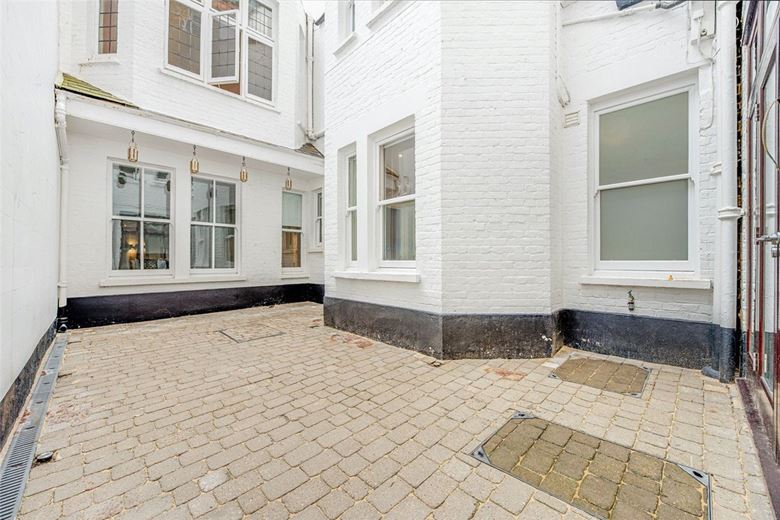 2 bedroom flat, Devonshire Place, Marylebone W1G - Available