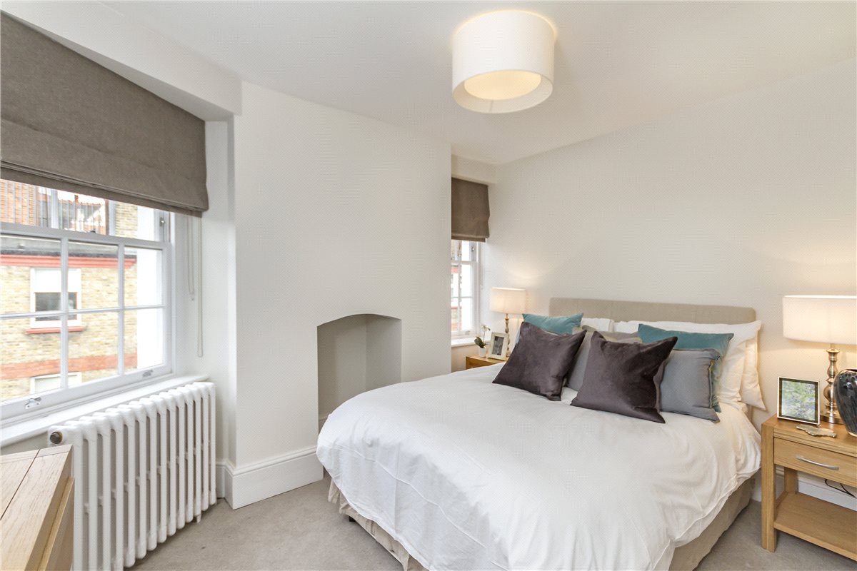 2 bedroom flat, Manchester Street, Marylebone W1U - Available