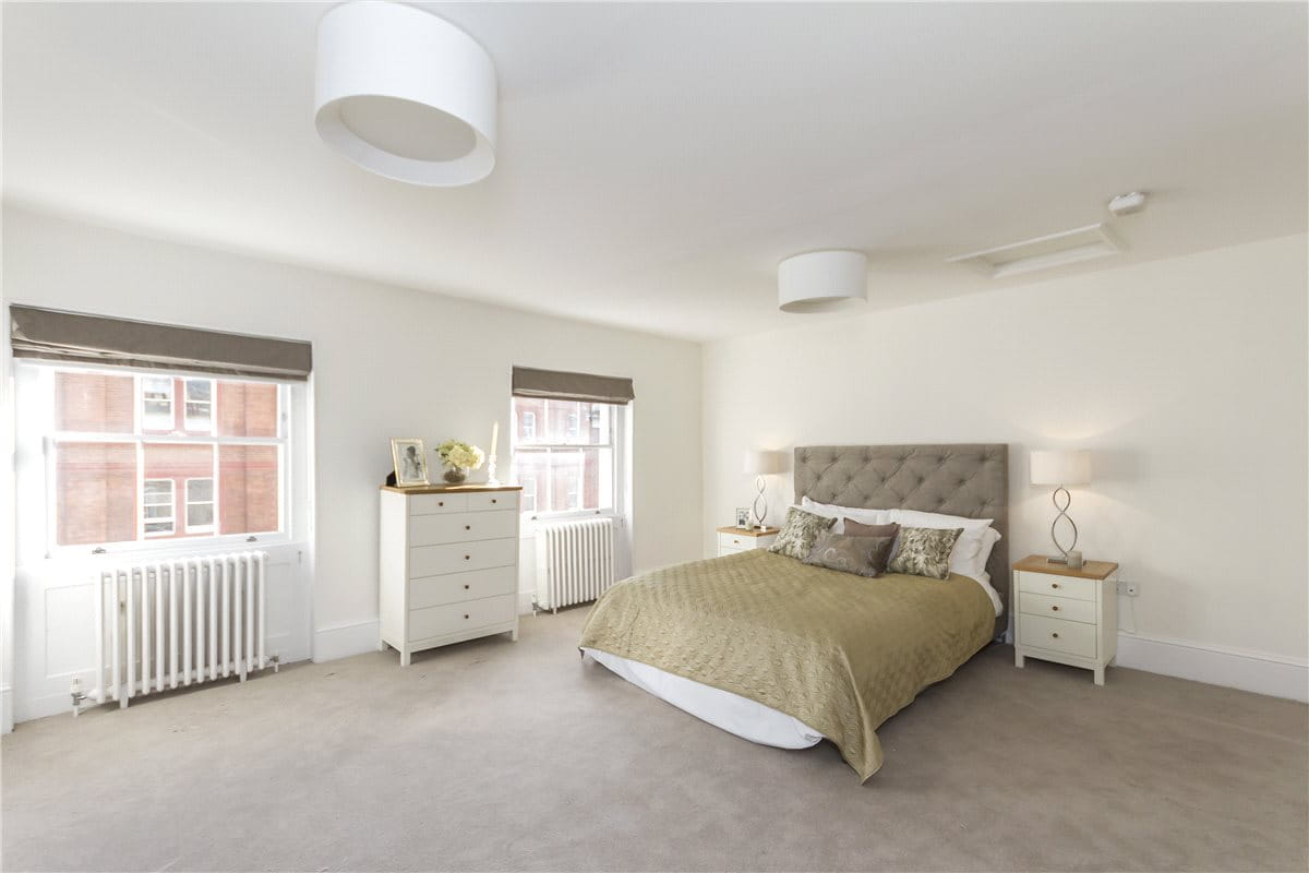 2 bedroom flat, Manchester Street, Marylebone W1U - Available