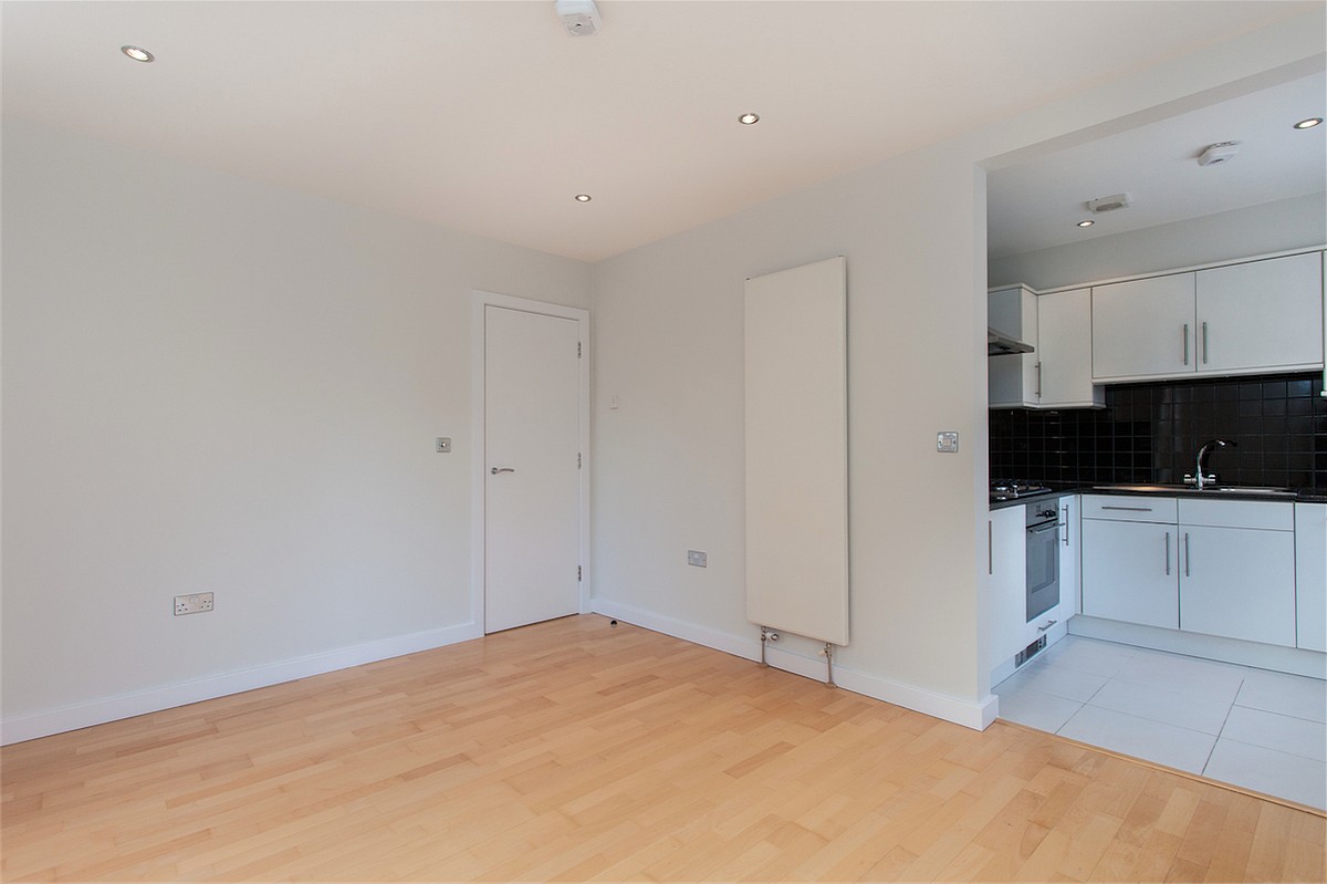 1 bedroom flat, Upper Berkeley Street, Marylebone W1H - Available