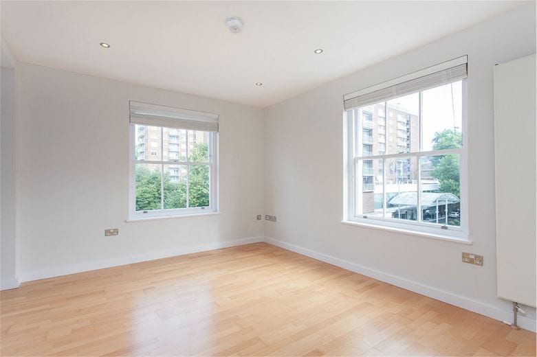 1 bedroom flat, Upper Berkeley Street, Marylebone W1H - Available